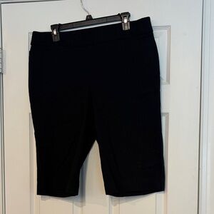 Dana Buchman Black Stretch Bermuda Knee-Length Shorts